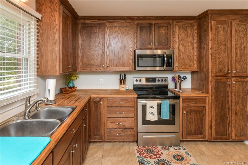 1613 Jim McCarter Road Clover, SC 29710 - Photo 8 of 29 Gallery Image 8