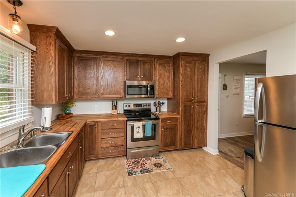 1613 Jim McCarter Road Clover, SC 29710 - Photo 9 of 29 Gallery Image 9