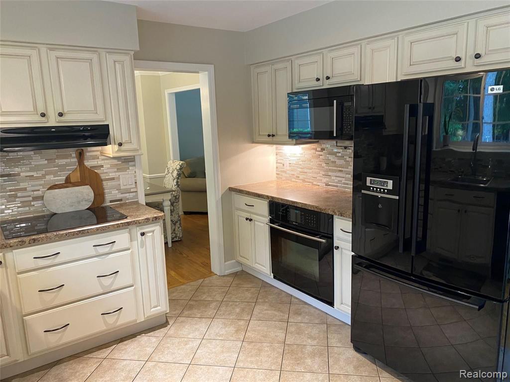 1317 Sandy Ridge Drive Rochester Hills, MI 48306 - Photo 27 of 43