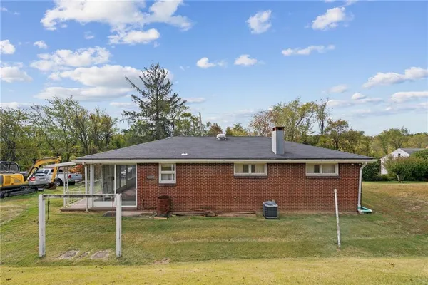 $180,000 | 8044 Gladstone Drive, Irwin, PA 15642