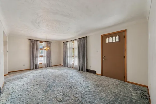 $180,000 | 8044 Gladstone Drive, Irwin, PA 15642