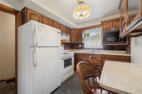 $180,000 | 8044 Gladstone Drive, Irwin, PA 15642