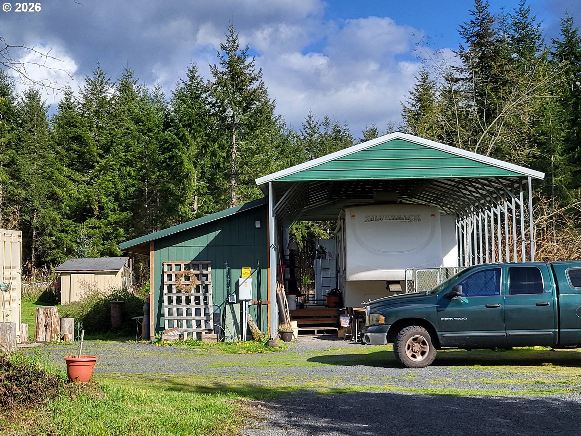 505 State Highway Winlock, WA 98596 - Photo 12 of 13 a front view of a house with garden