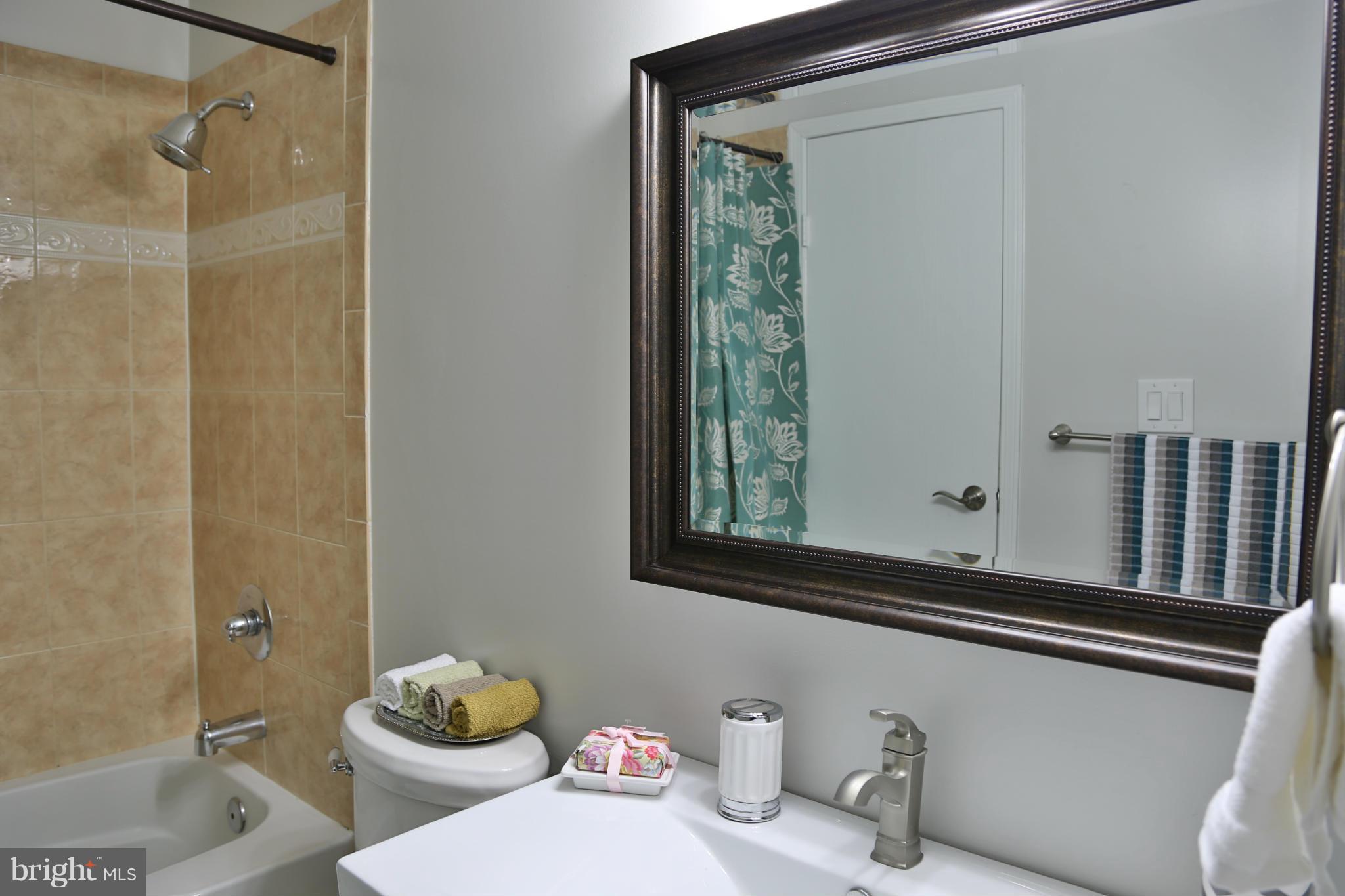15789 Haynes Road Laurel, MD 20707 - Photo 14 of 28 Shared Bathroom