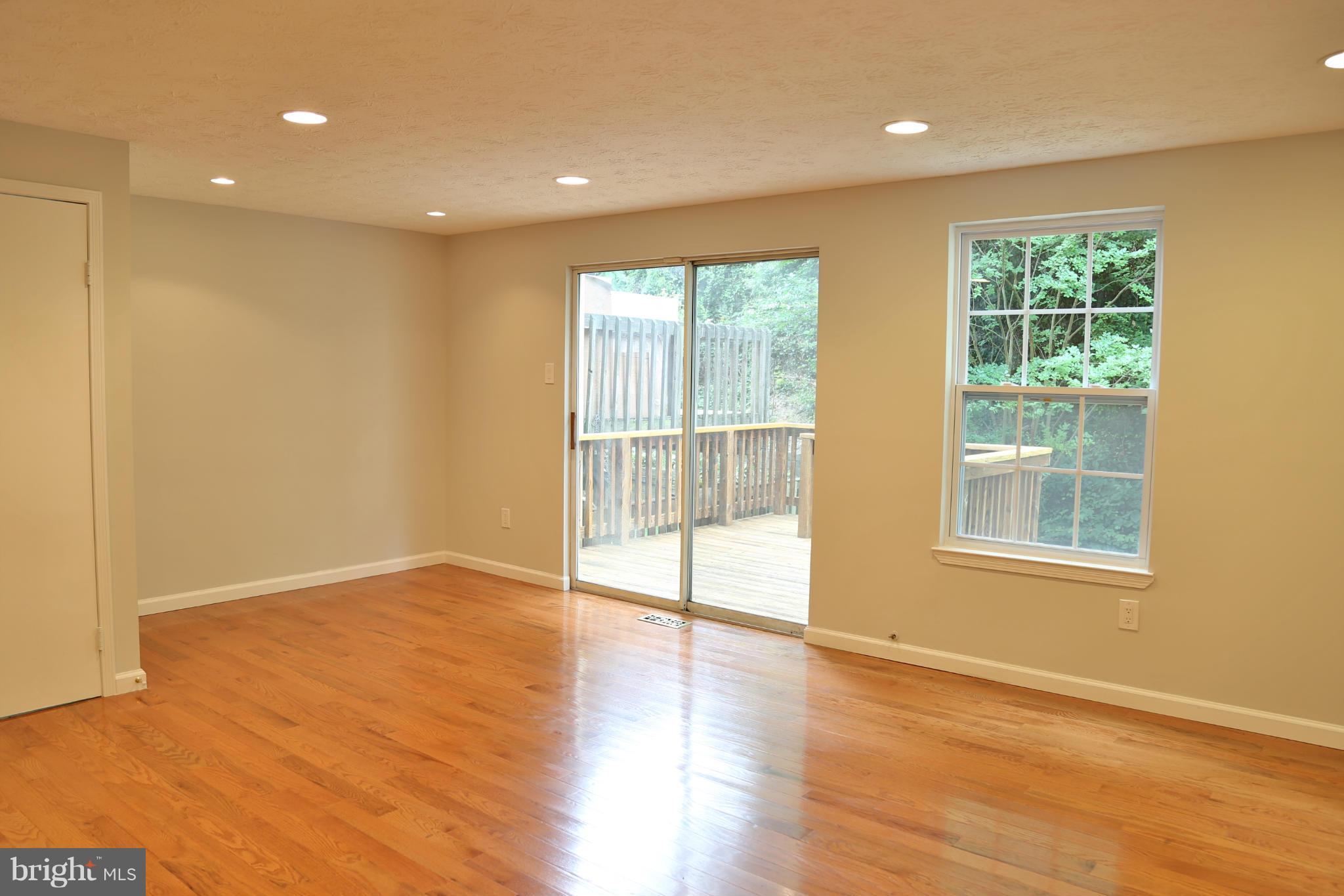 15789 Haynes Road Laurel, MD 20707 - Photo 3 of 28 Living Room