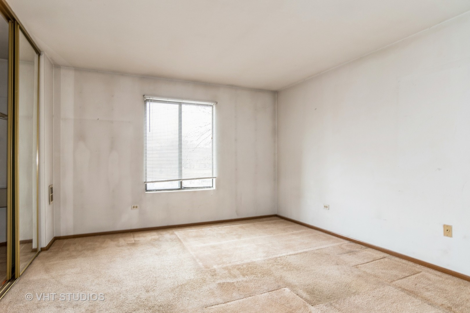 1081 Rodenburg Road, Unit 205 Roselle, IL 60172 - Photo 6 of 9