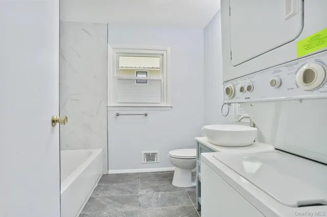 $379,900 | 34 Warwick Place, Unit D, Yorktown Heights, NY 10598