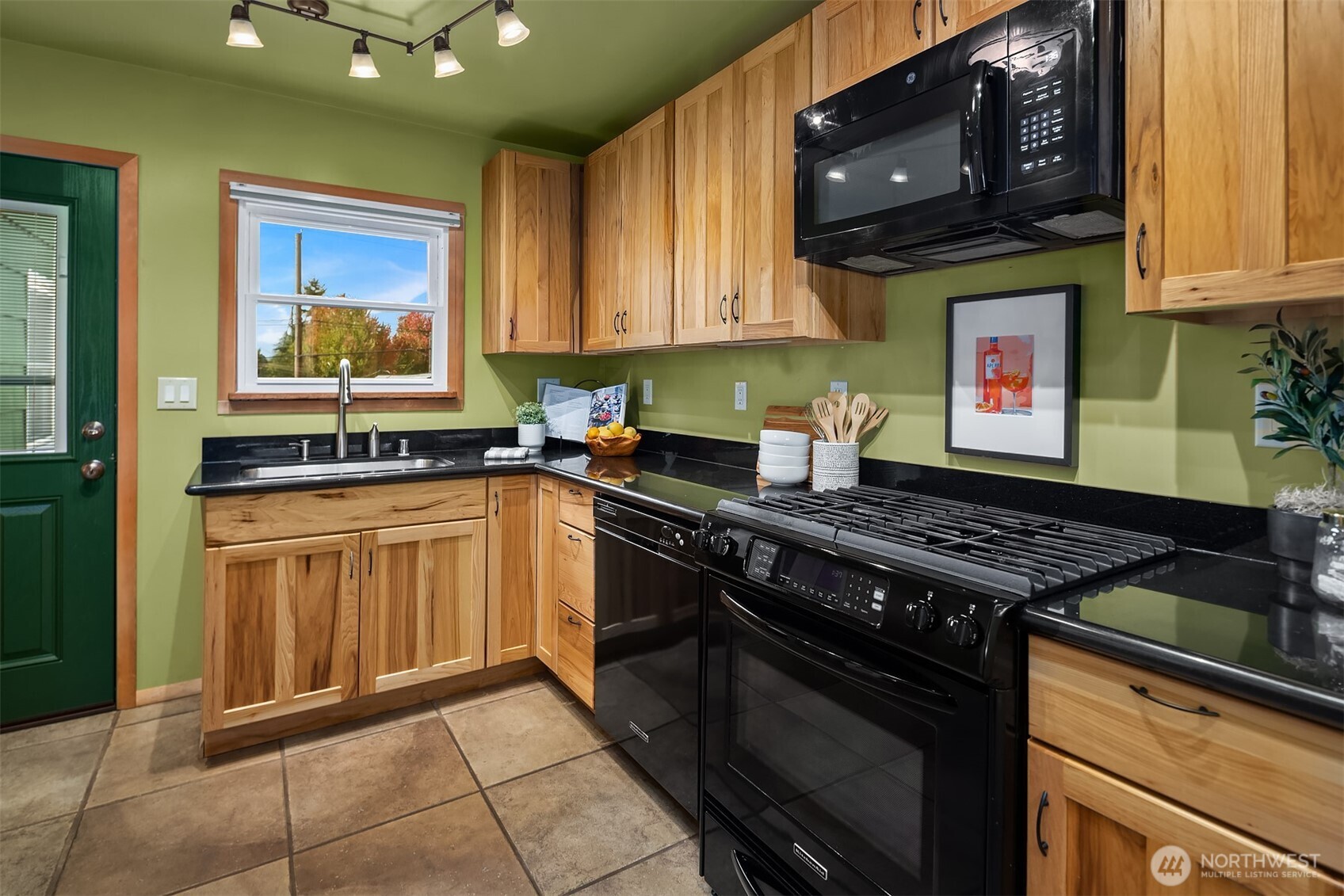 1924 State Street Everett, WA 98201 - Photo 16 of 31