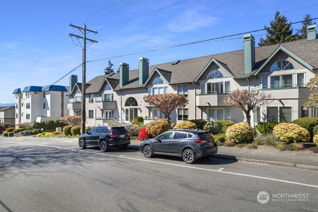 555 Walnut Street, Unit 6 Edmonds, WA 98020 - Photo 3 of 28 Gallery Image 3