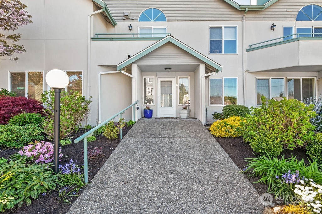 555 Walnut Street, Unit 6 Edmonds, WA 98020 - Photo 4 of 28 Gallery Image 4