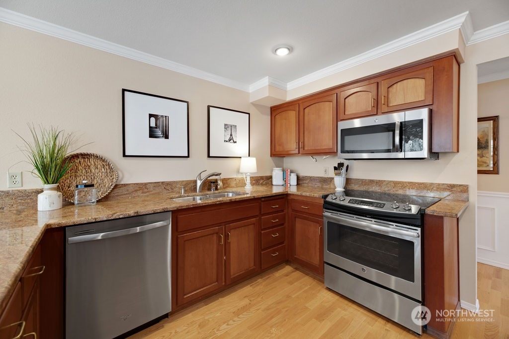 555 Walnut Street, Unit 6 Edmonds, WA 98020 - Photo 6 of 28 Gallery Image 6