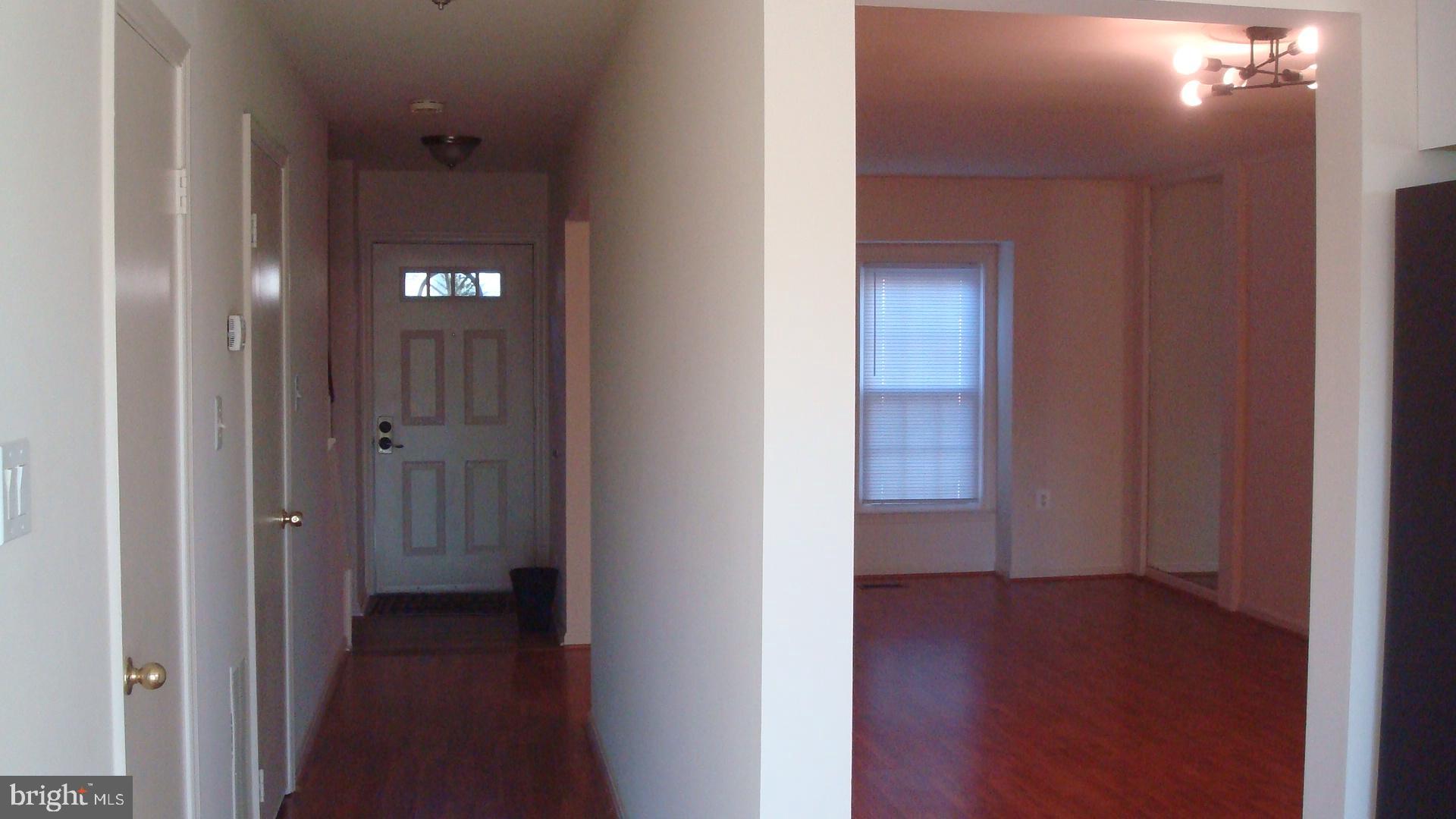 5541 Ridgeton Hill Court Fairfax, VA 22032 - Photo 4 of 49