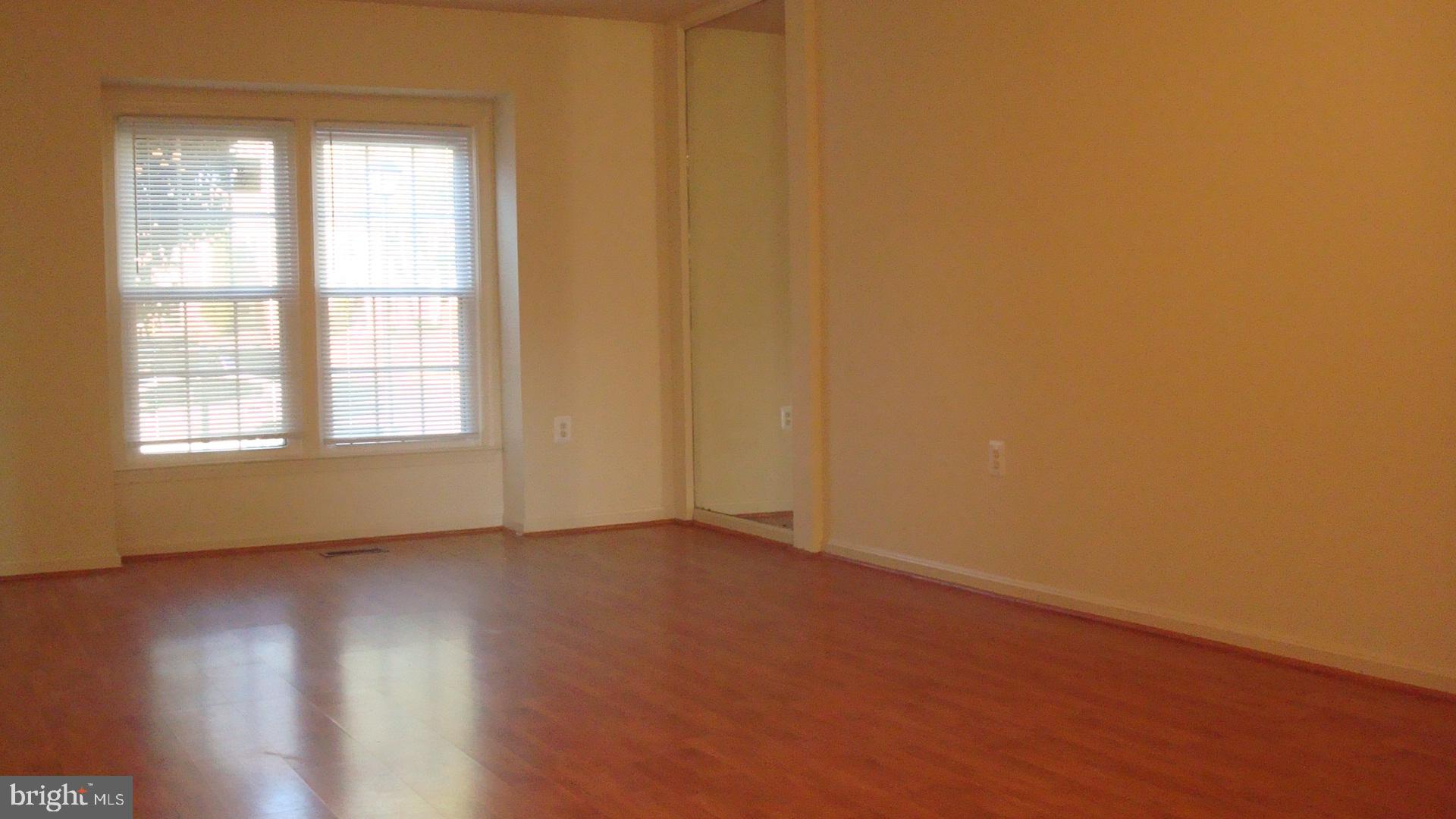 5541 Ridgeton Hill Court Fairfax, VA 22032 - Photo 5 of 49