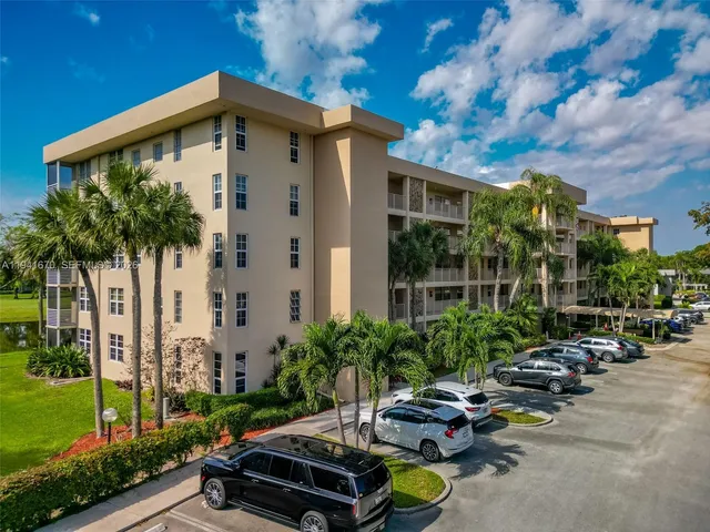 $389,999 | 4030 West Palm Aire Drive, Unit 408, Pompano Beach, FL 33069