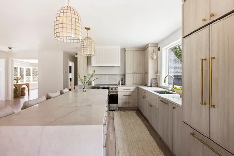 $3,395,000 | 25 White Oak Lane, Southampton, NY 11968