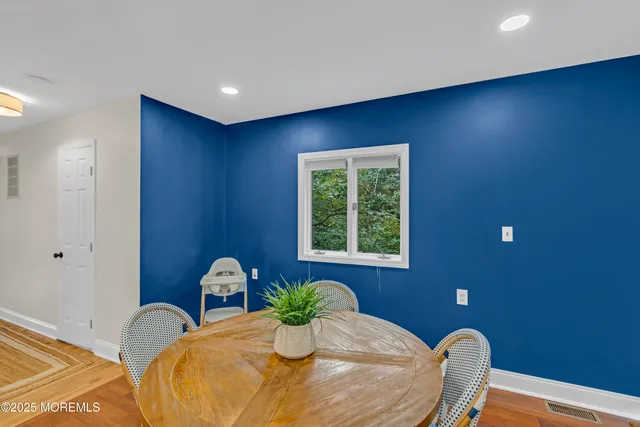 a bed room with a bed