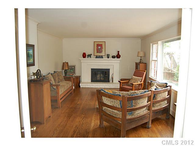 3909 Churchill Road, Unit 18 Charlotte, NC 28211 - Photo 3 of 13 Gallery Image 3
