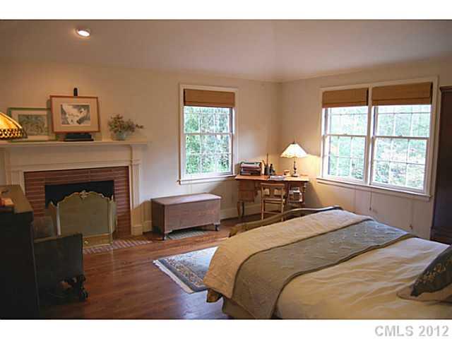 3909 Churchill Road, Unit 18 Charlotte, NC 28211 - Photo 8 of 13 Gallery Image 8