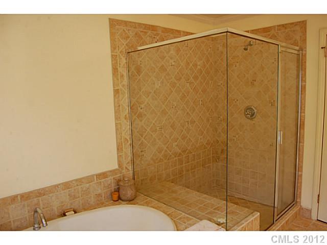 3909 Churchill Road, Unit 18 Charlotte, NC 28211 - Photo 10 of 13 Gallery Image 10
