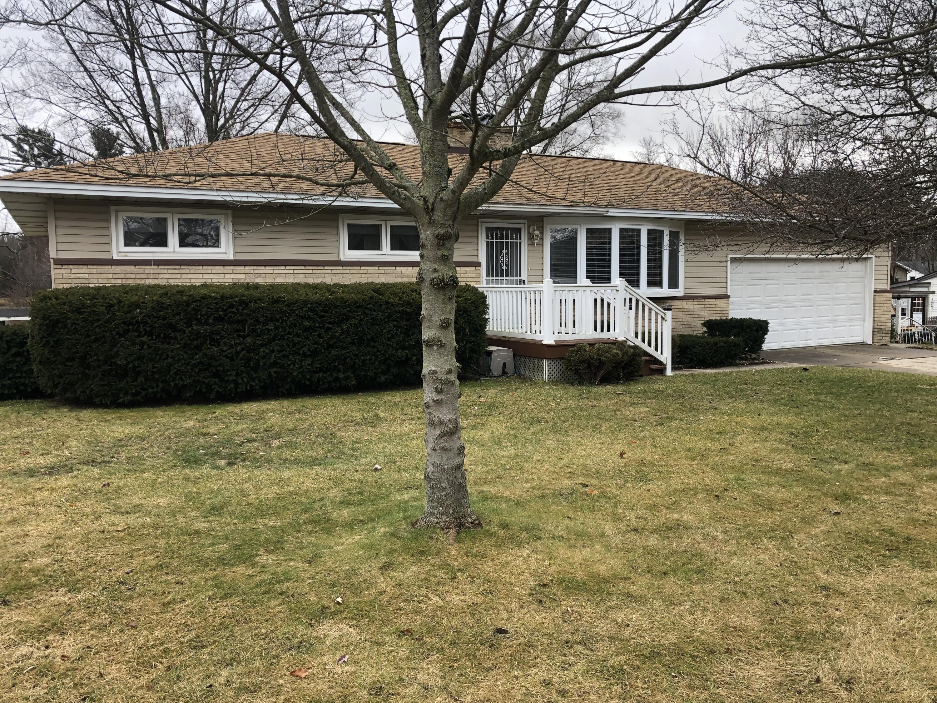 2327 Heights Ravenna Road Muskegon, MI 49444 - Photo 2 of 26 A2BD1B22-624B-46C6-BB94-239C39909FFE