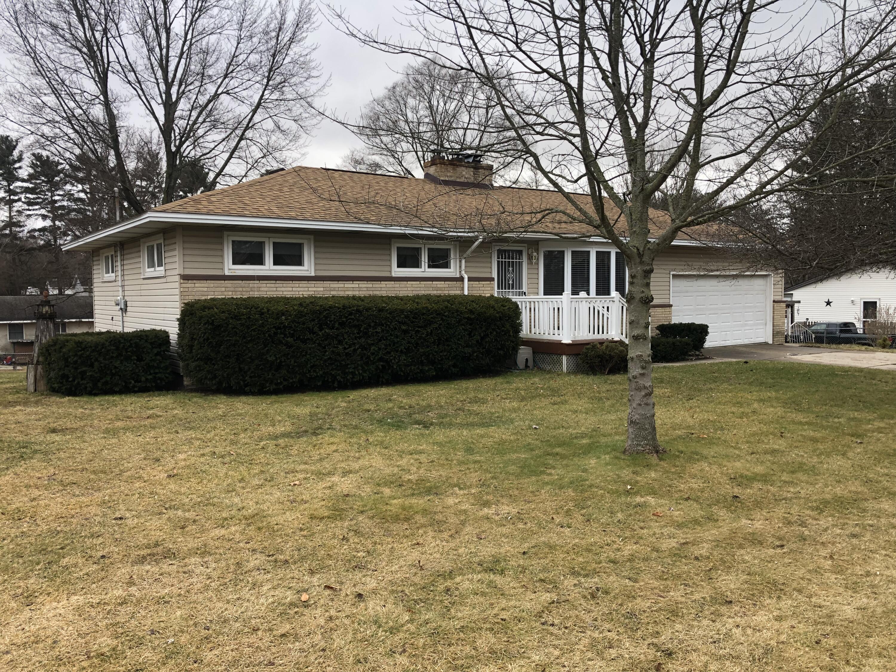 2327 Heights Ravenna Road Muskegon, MI 49444 - Photo 3 of 26 931438EF-BAD0-44AE-94EB-CA2E32011127