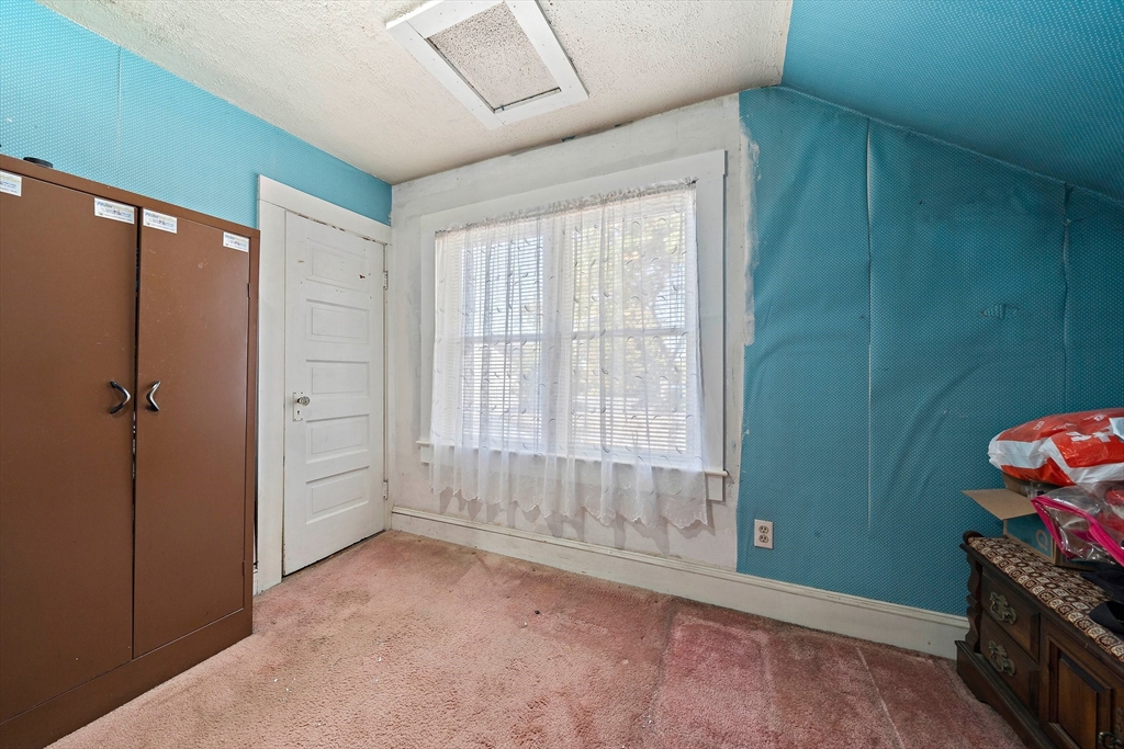 14 Vanness Road Weymouth, MA 02191 - Photo 20 of 27 an empty room with windows