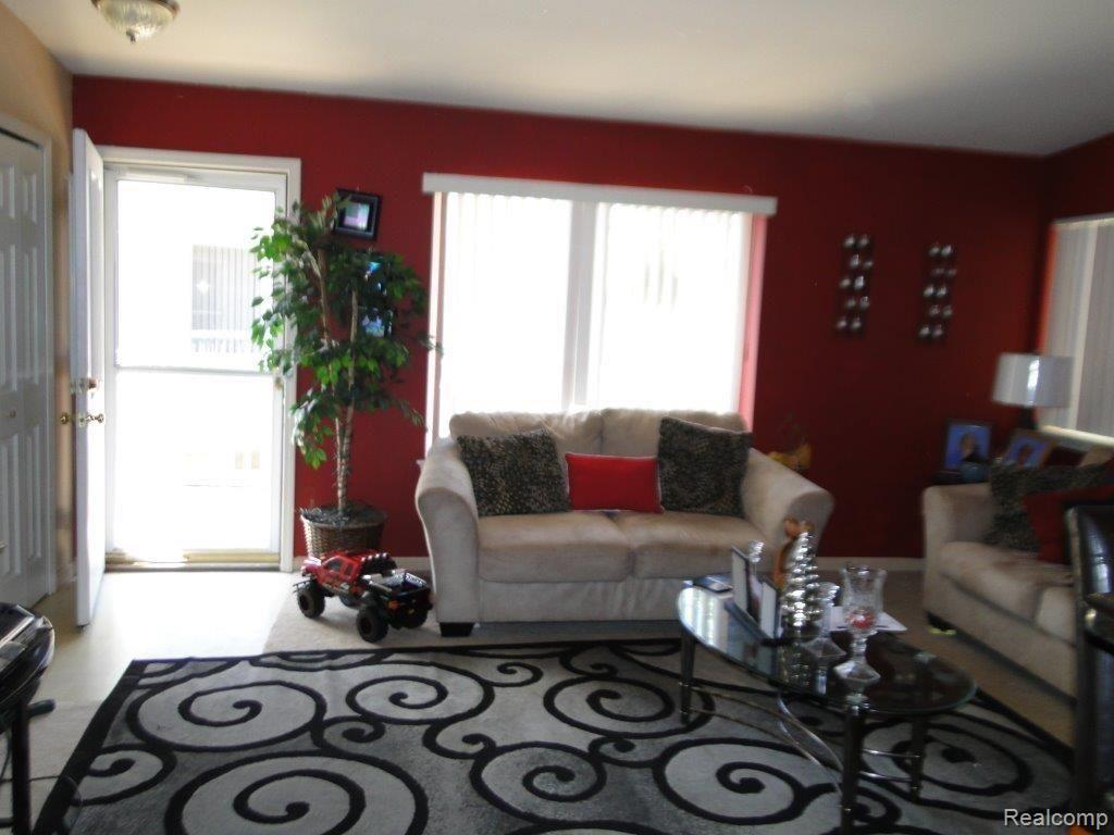 9458 Timber Ridge Drive Grand Blanc, MI 48439 - Photo 6 of 25 Living Room (3)
