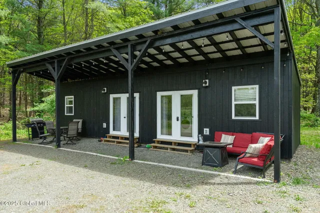 $1,999,900 | 380-382 Lape Road, Schodack, NY 12123