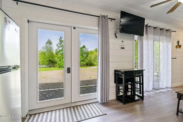 $1,999,900 | 380-382 Lape Road, Schodack, NY 12123