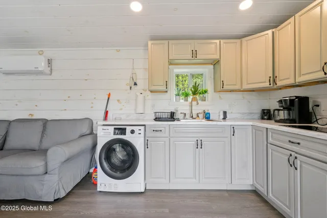 $1,999,900 | 380-382 Lape Road, Schodack, NY 12123