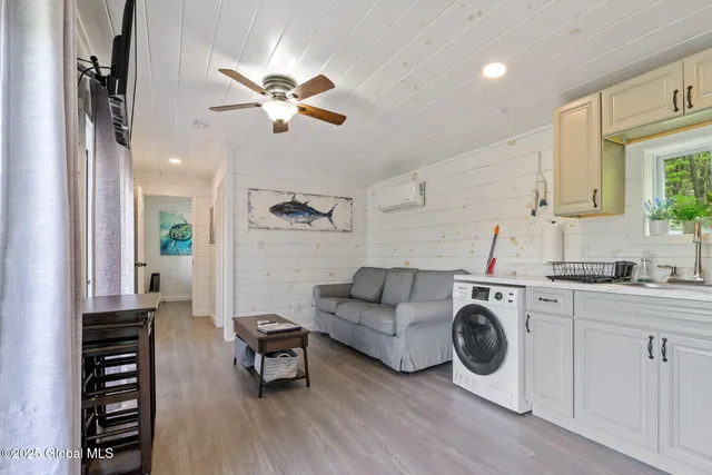 $1,999,900 | 380-382 Lape Road, Schodack, NY 12123