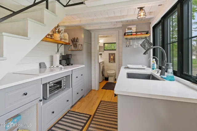 $1,999,900 | 380-382 Lape Road, Schodack, NY 12123