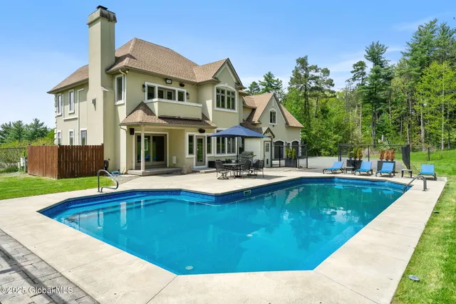 $1,999,900 | 380-382 Lape Road, Schodack, NY 12123