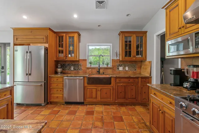 $1,999,900 | 380-382 Lape Road, Schodack, NY 12123