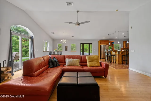 $1,999,900 | 380-382 Lape Road, Schodack, NY 12123