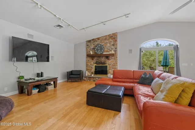 $1,999,900 | 380-382 Lape Road, Schodack, NY 12123