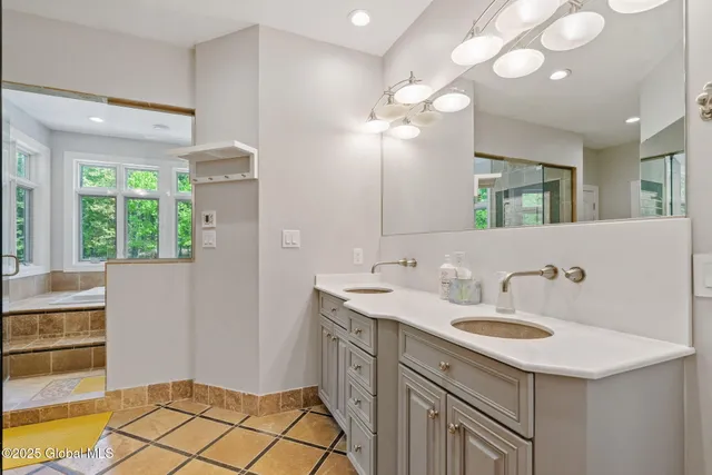 $1,999,900 | 380-382 Lape Road, Schodack, NY 12123