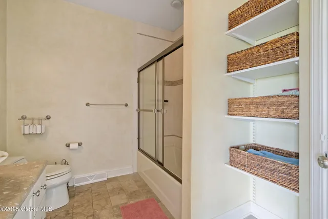 $1,999,900 | 380-382 Lape Road, Schodack, NY 12123