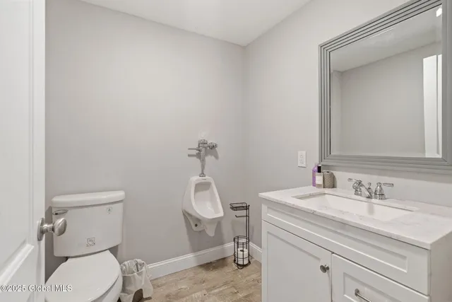 $1,999,900 | 380-382 Lape Road, Schodack, NY 12123