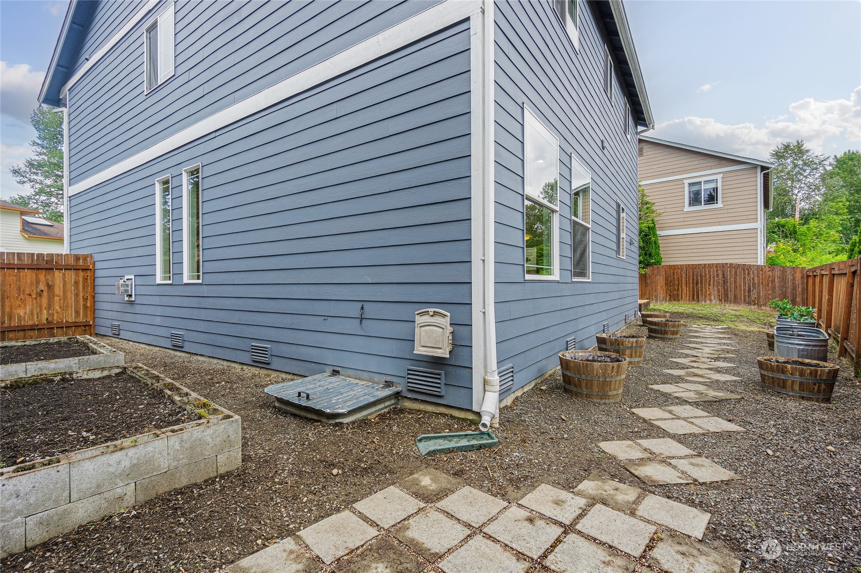 24310 13th Place West Bothell, WA 98021 - Photo 35 of 35 a view of a backyard with sitting area