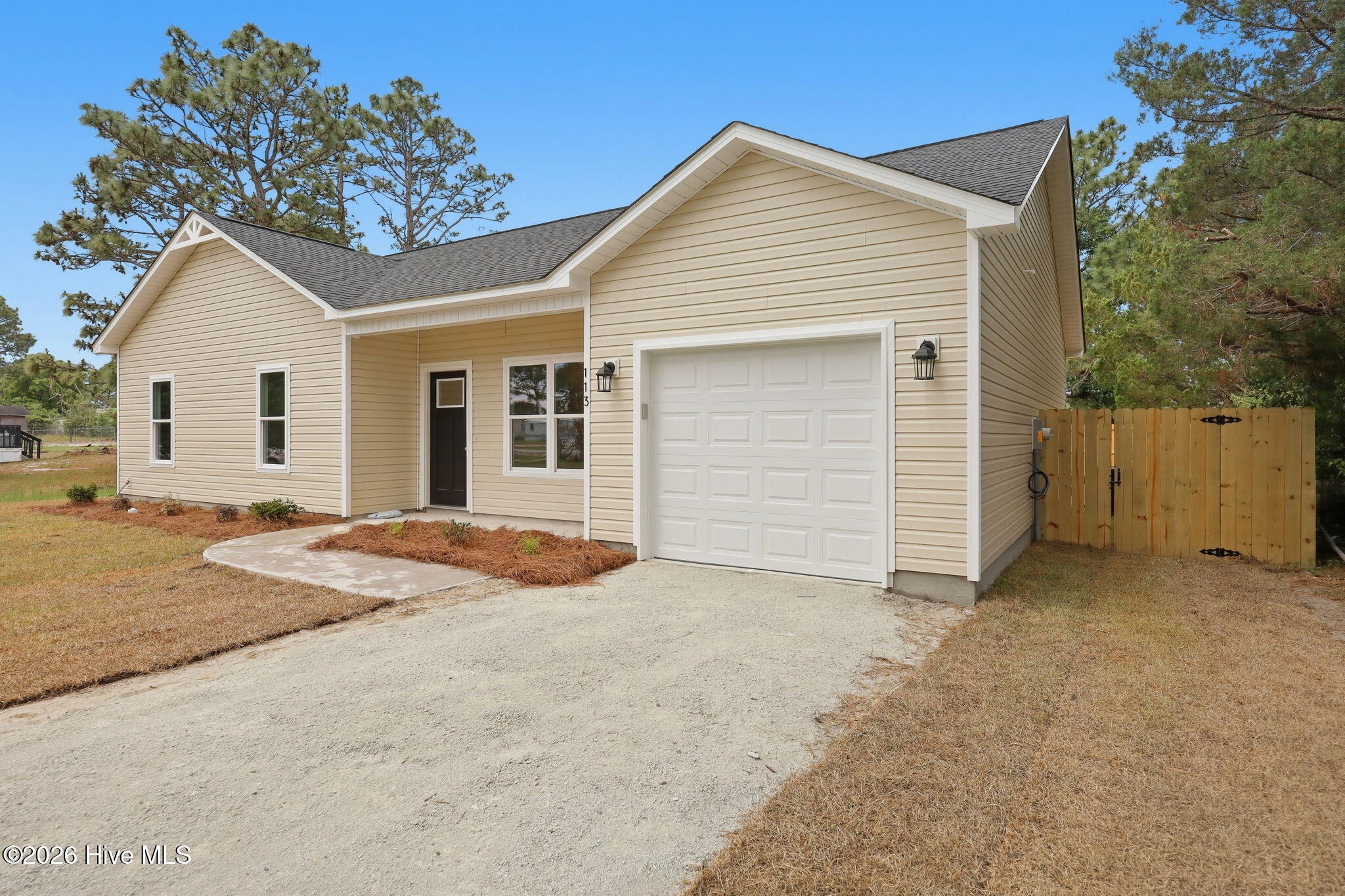 113 North Kings Street Hubert, NC 28539 - Photo 4 of 44