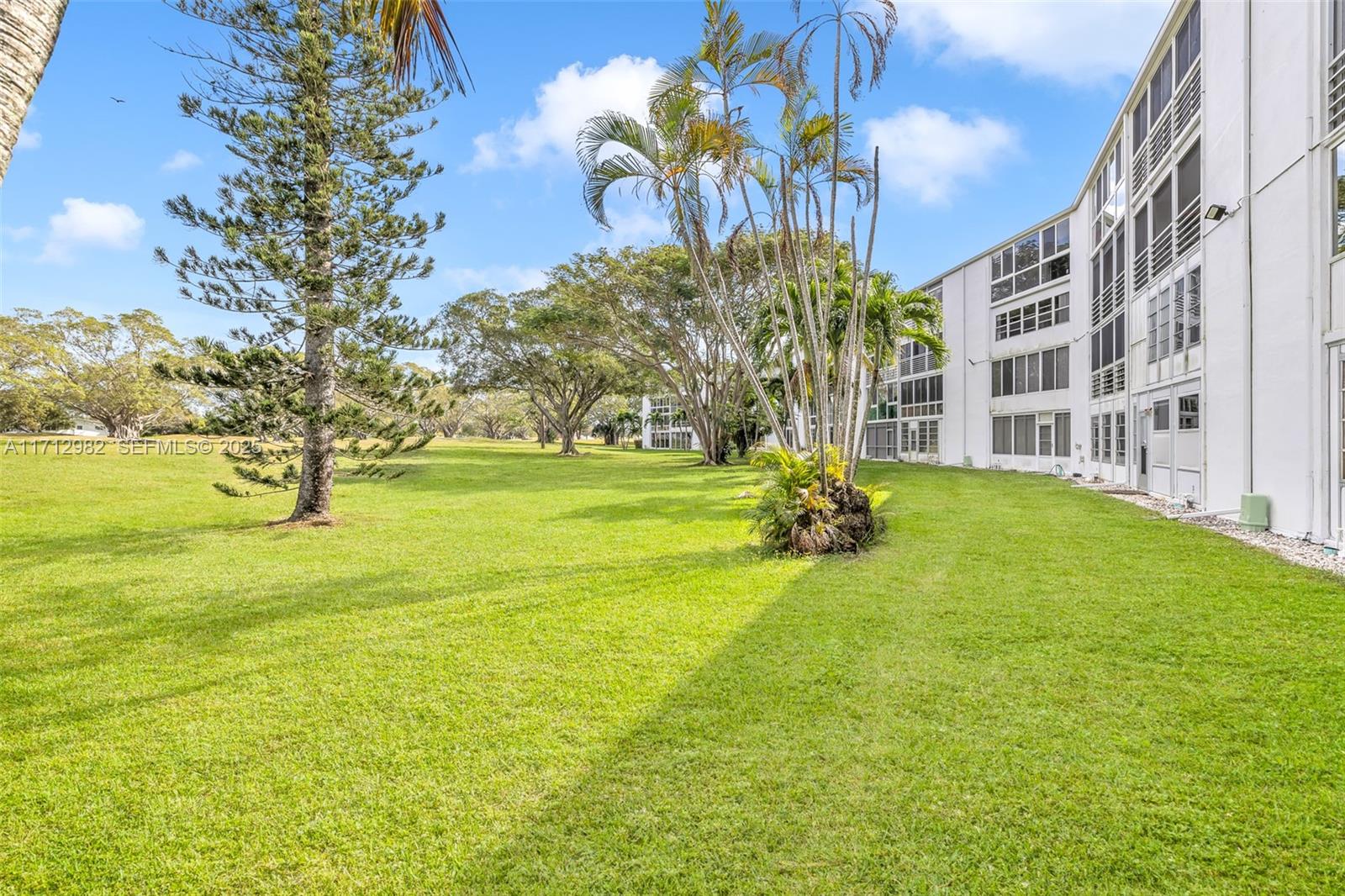 3003 Lyndhurst H, Unit 3003 Deerfield Beach, FL 33442 - Photo 32 of 37