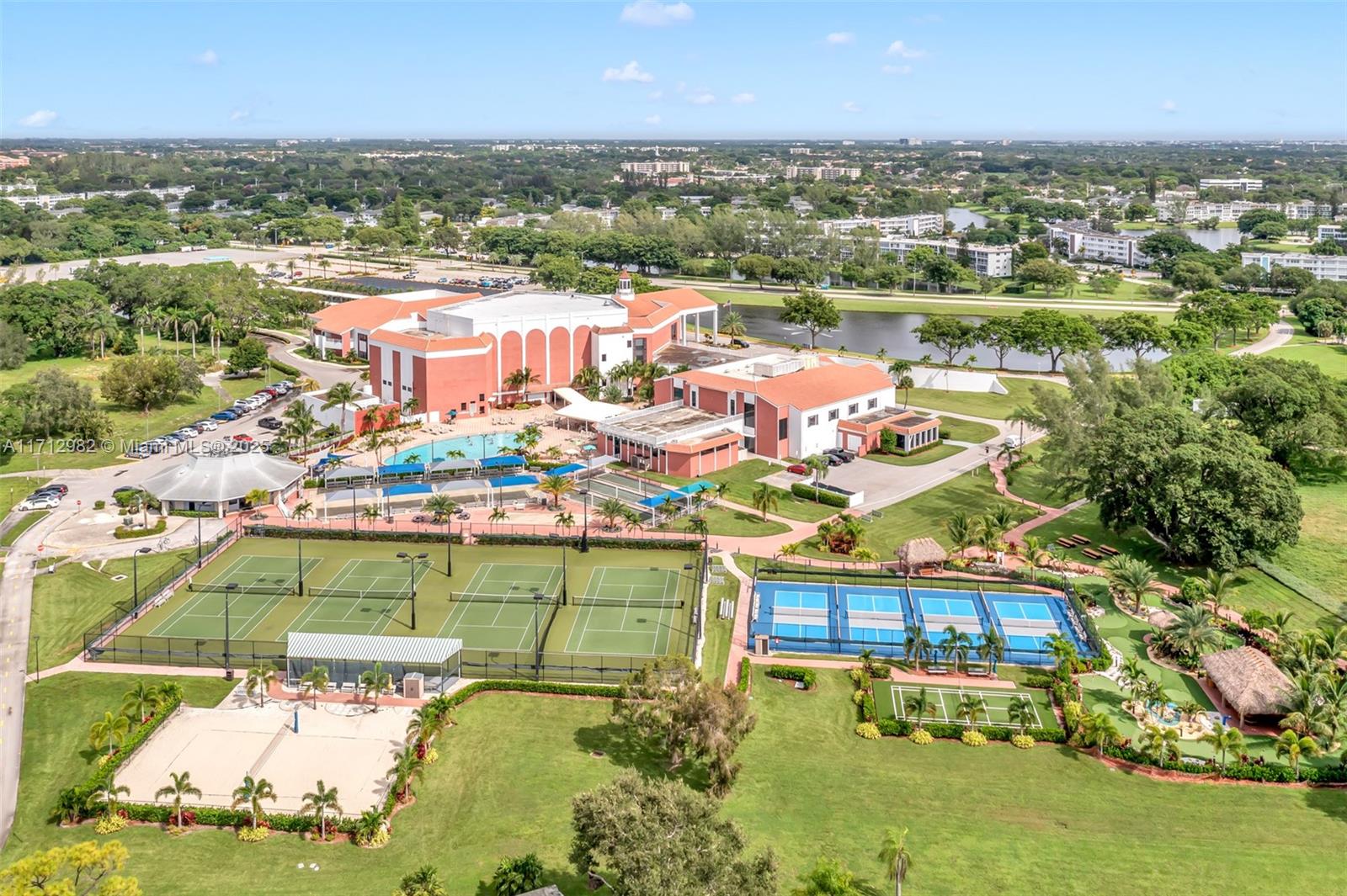 3003 Lyndhurst H, Unit 3003 Deerfield Beach, FL 33442 - Photo 36 of 37