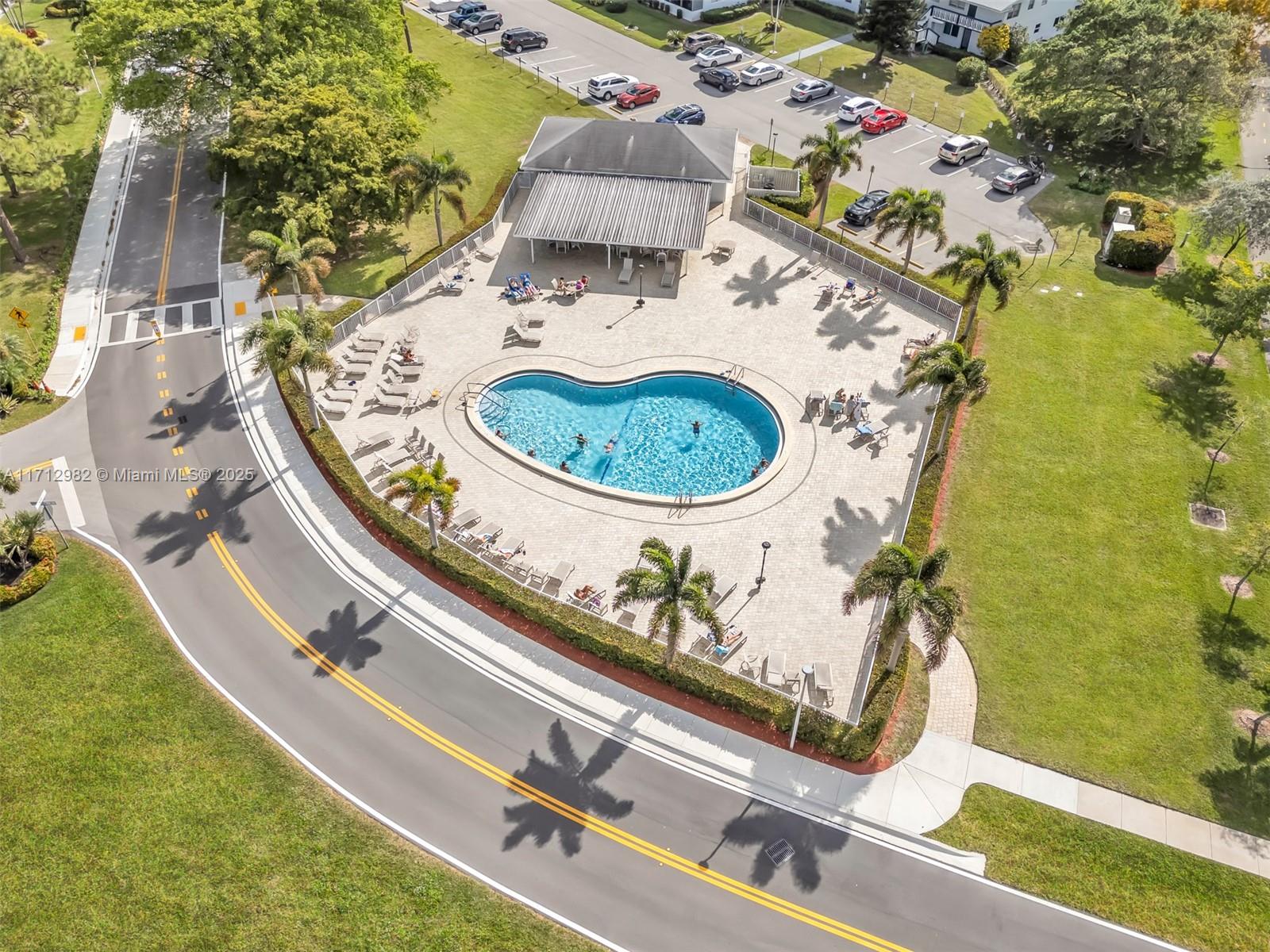 3003 Lyndhurst H, Unit 3003 Deerfield Beach, FL 33442 - Photo 8 of 37