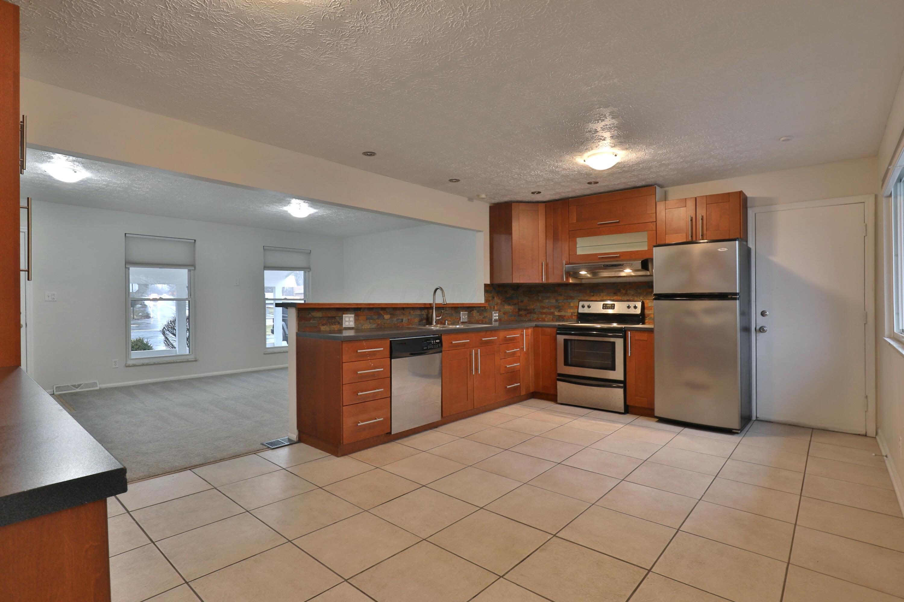 5784 Linworth Road Columbus, OH 43235 - Photo 11 of 44 5784-Linworth-11