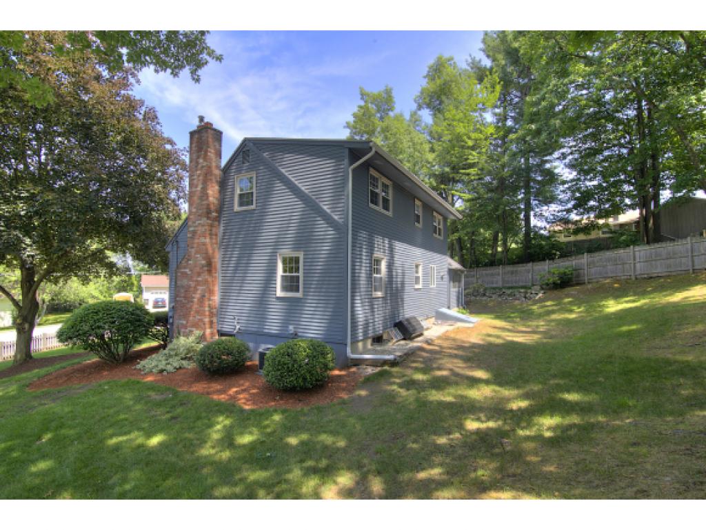 39 Cambridge Road Nashua, NH 03062 - Photo 22 of 23