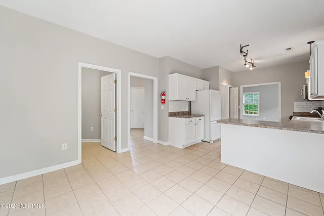 $1,795 | 105 Bridgeway Court, Jacksonville, NC 28540