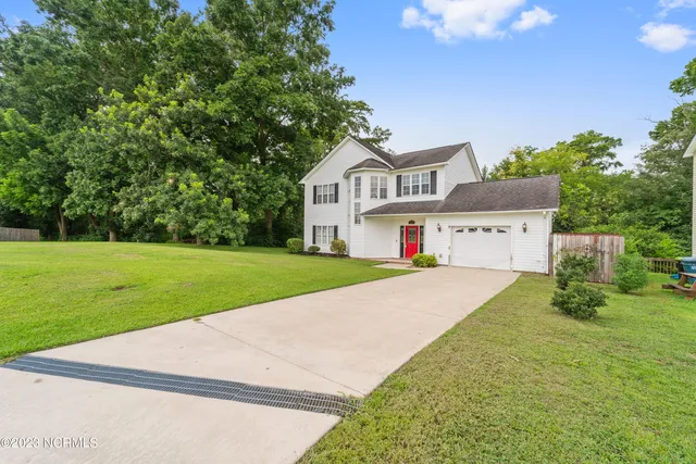 $1,795 | 105 Bridgeway Court, Jacksonville, NC 28540