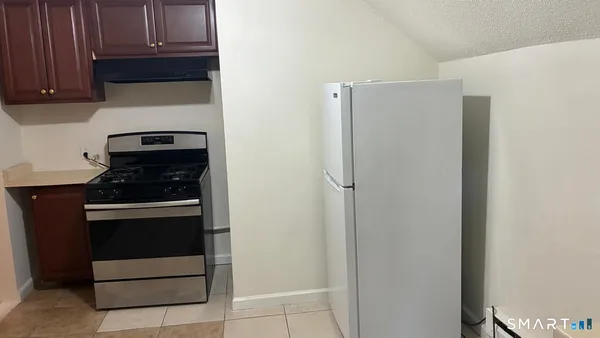 $1,250 | 54 North Avenue, Unit 3, Meriden, CT 06451