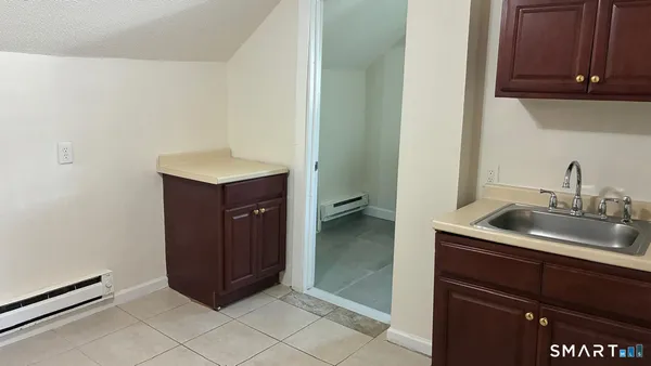 $1,250 | 54 North Avenue, Unit 3, Meriden, CT 06451